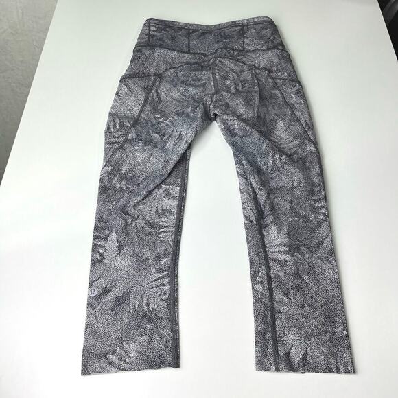 Lululemon Sz 4 Fast & Free Crop (19") Kindred Spirit Alpine White Multi W6AGGS - Picture 12 of 14